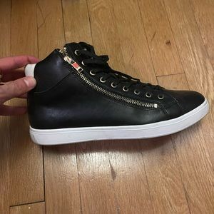Sneakers. High top!